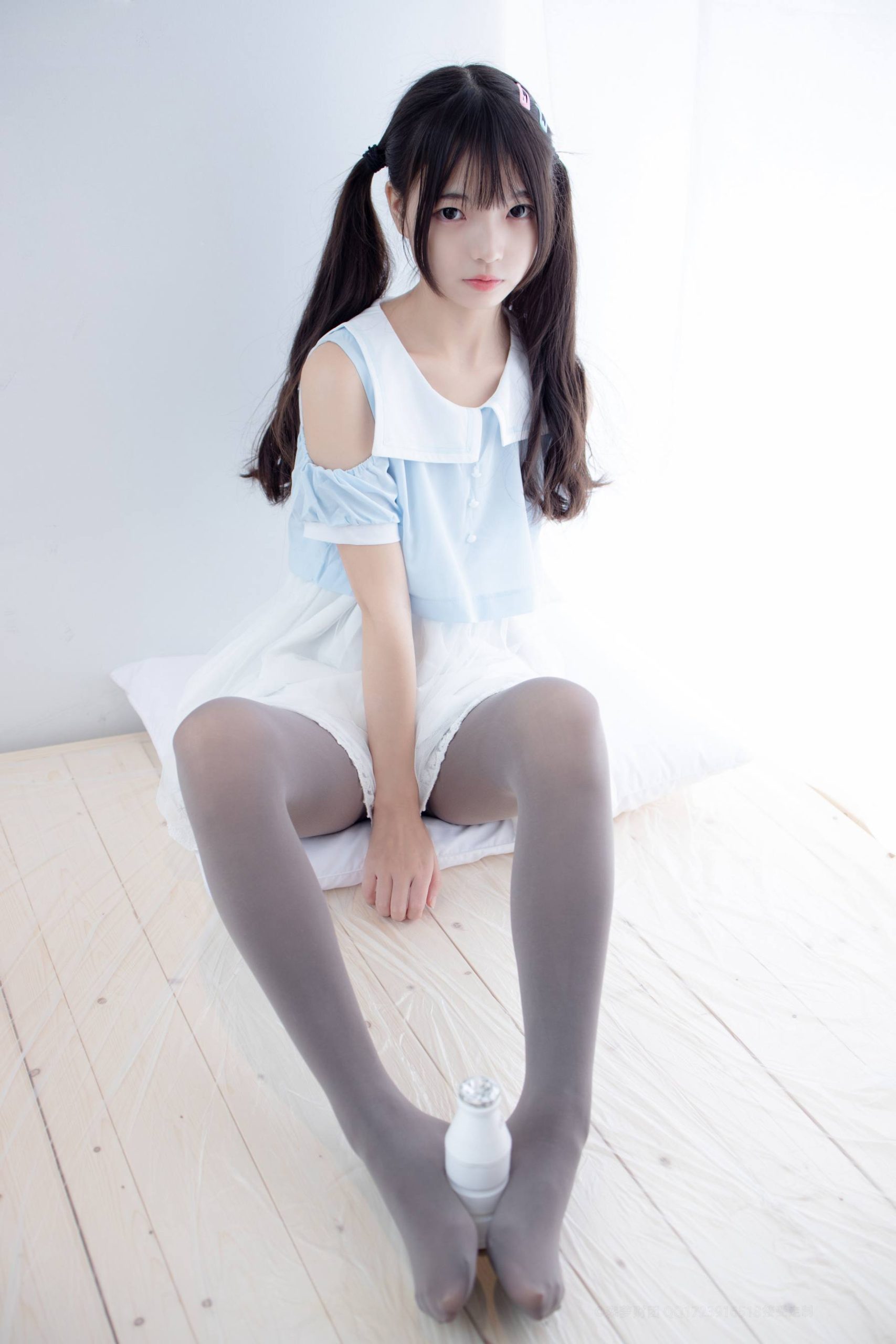 图片[1]-超级甜美的灰丝小姑娘【86P】20005-唯美街拍