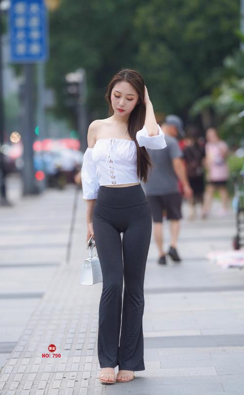 身材非常哇塞的瑜伽裤女孩  J1333 521P6V-21.6GB-唯美街拍