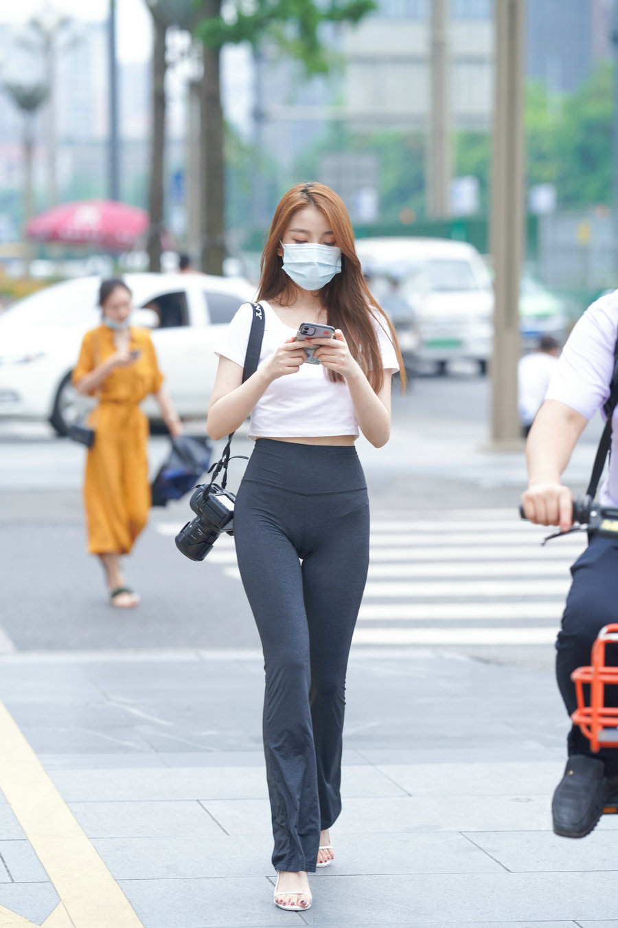 图片[3]-玩单反机的瑜伽裤女孩  J1270 498P5V-28.6GB-唯美街拍