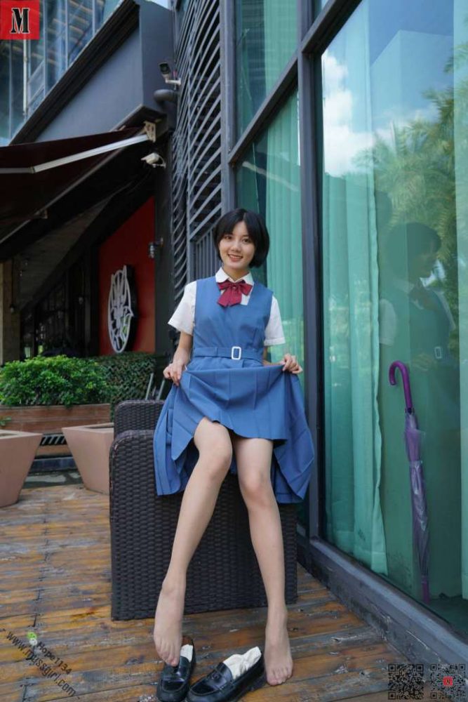 一副学生模样的短发姑娘【112P】20023-唯美街拍