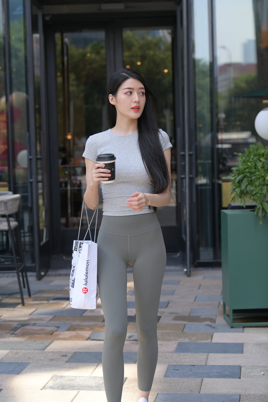 图片[4]-在外面逛街的瑜伽裤女孩J2240 449P1V-16.7GB-唯美街拍