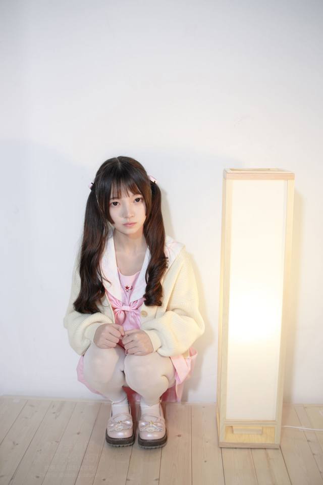 图片[2]-好像有什么心事的白丝双马尾女孩【59P】20022-唯美街拍