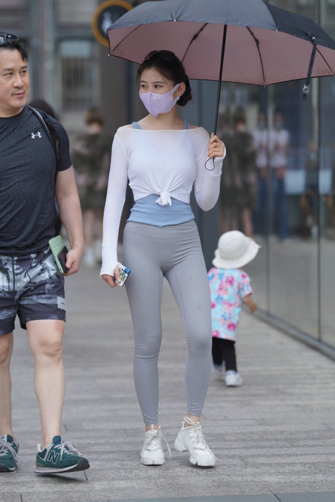 街拍逛街的瑜伽裤小女人  J2874 36P-469MB-唯美街拍