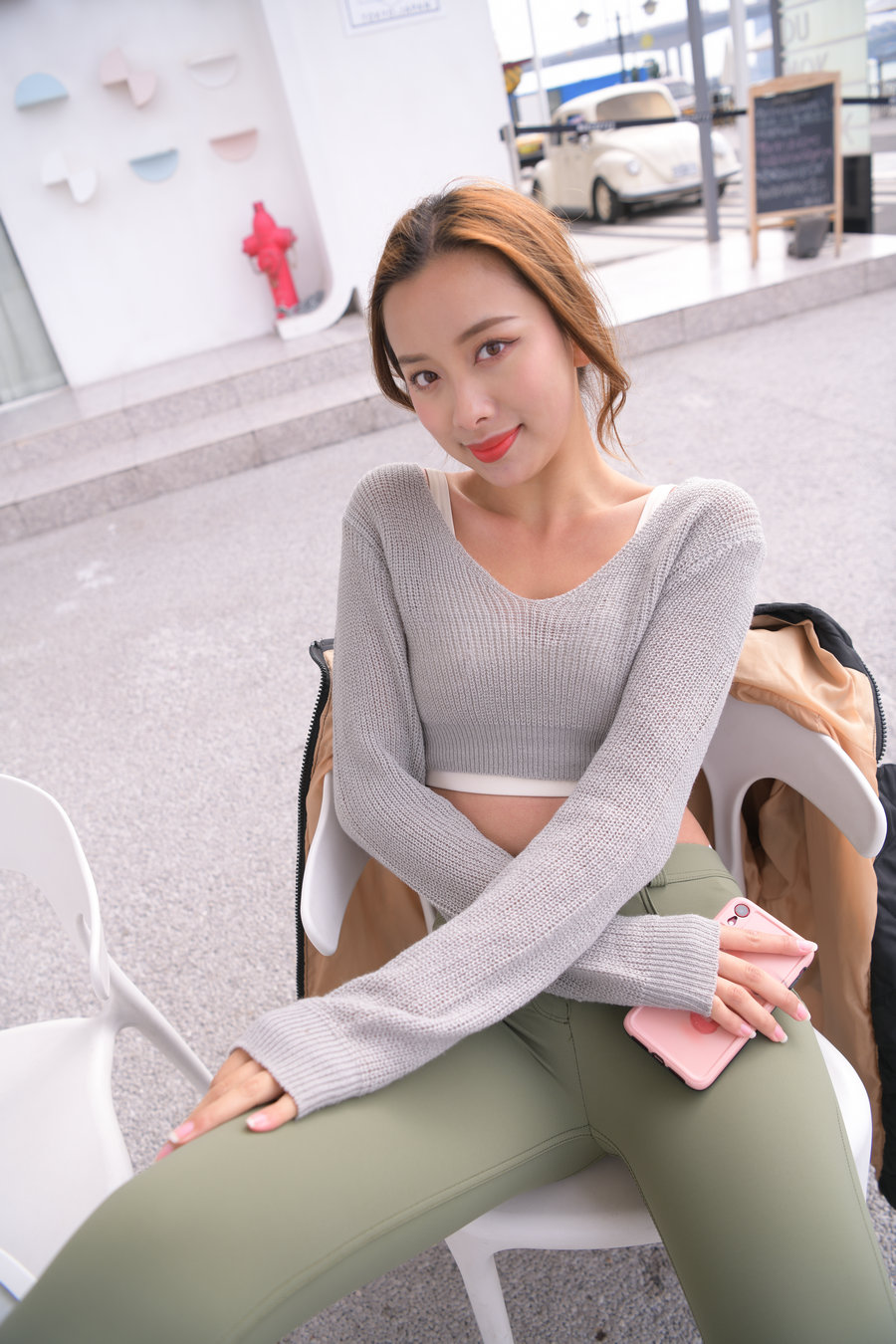 图片[2]-非常可爱的瑜伽裤女孩坐在凳子上 J1520 998P1V-26.5GB-唯美街拍