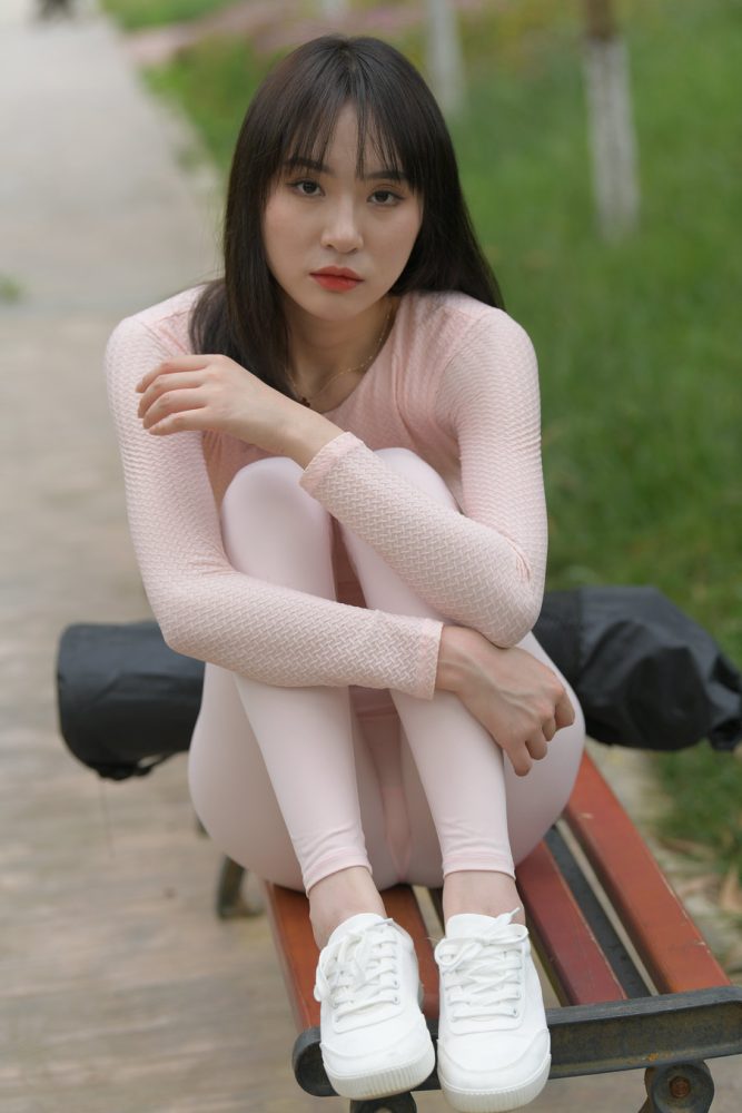 粉粉的瑜伽裤女孩太可爱了 J2090 854P1V-30.4GB-唯美街拍