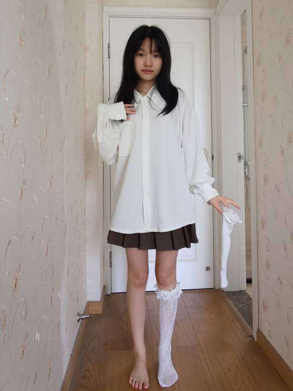 百褶裙可爱又大方的小姑娘【122P】20002-唯美街拍
