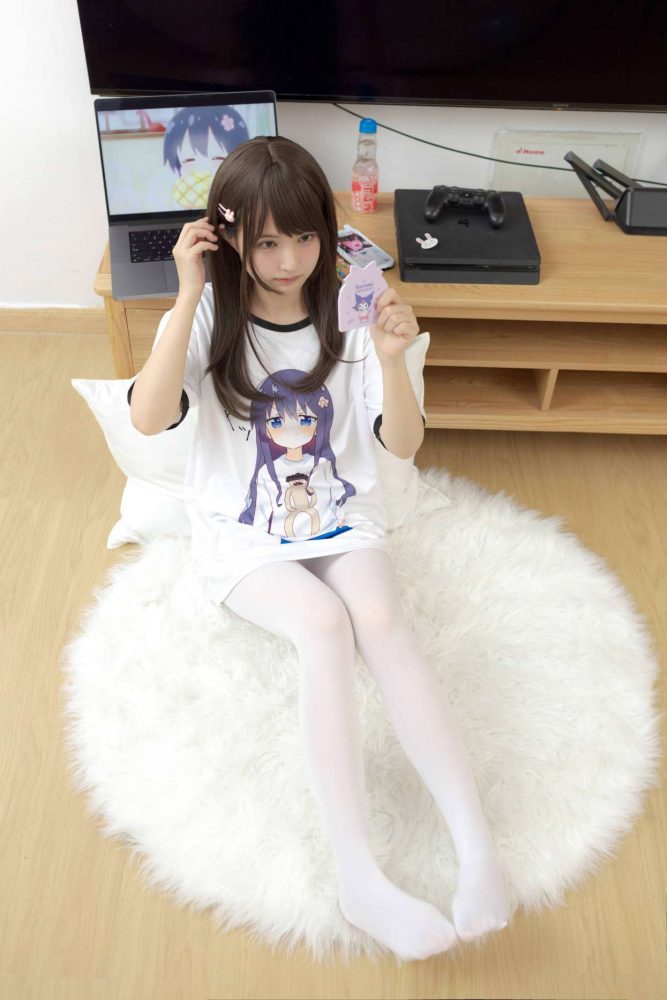 二次元白丝美少女【69P】20027-唯美街拍