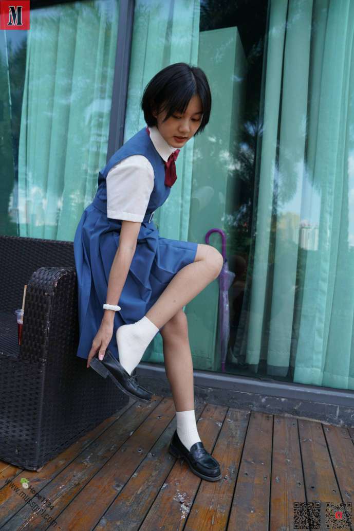 图片[3]-一副学生模样的短发姑娘【112P】20023-唯美街拍
