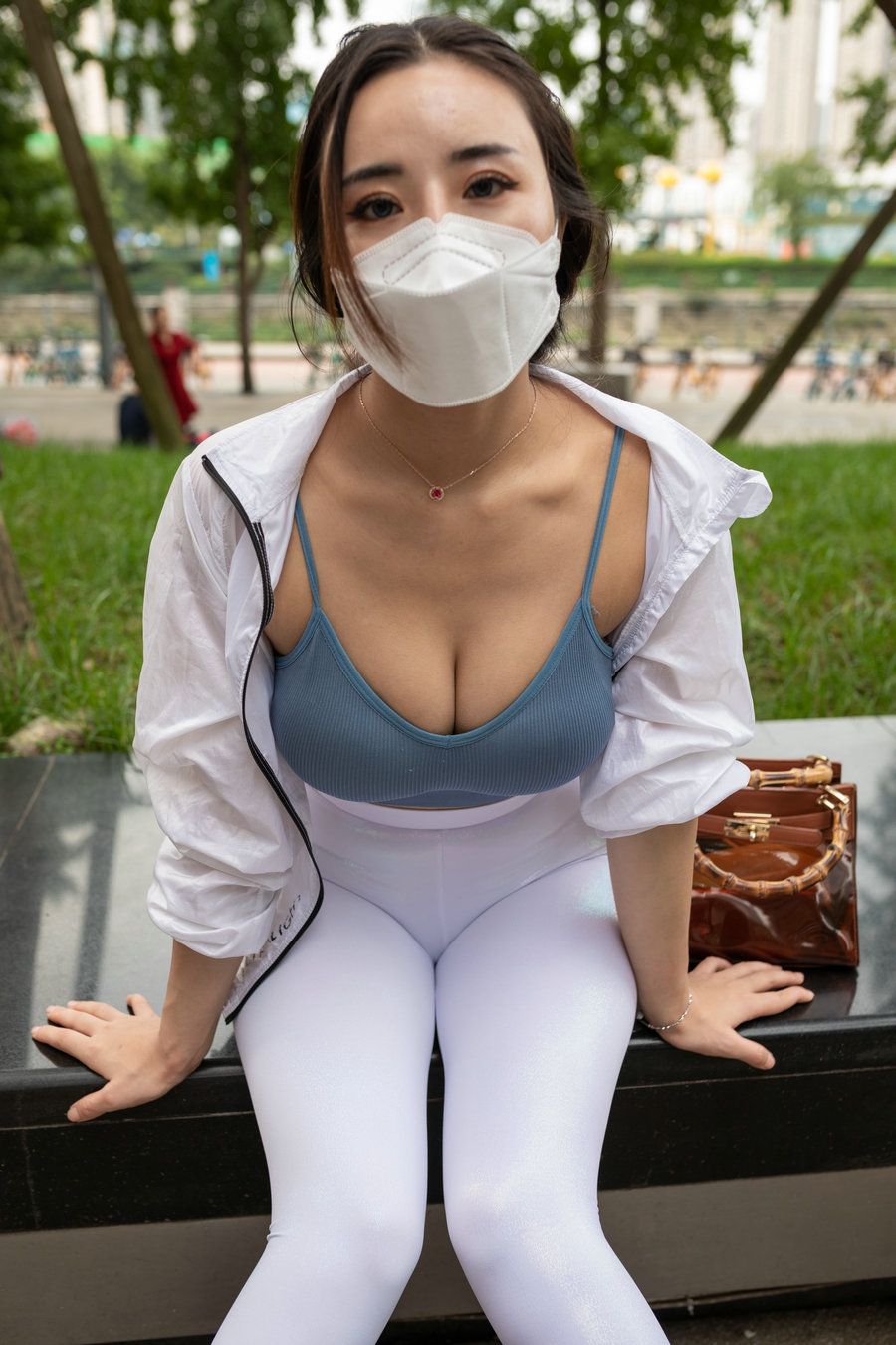 图片[1]-白色瑜伽裤女孩很漂亮 J1518 856P4V-30.0GB-唯美街拍