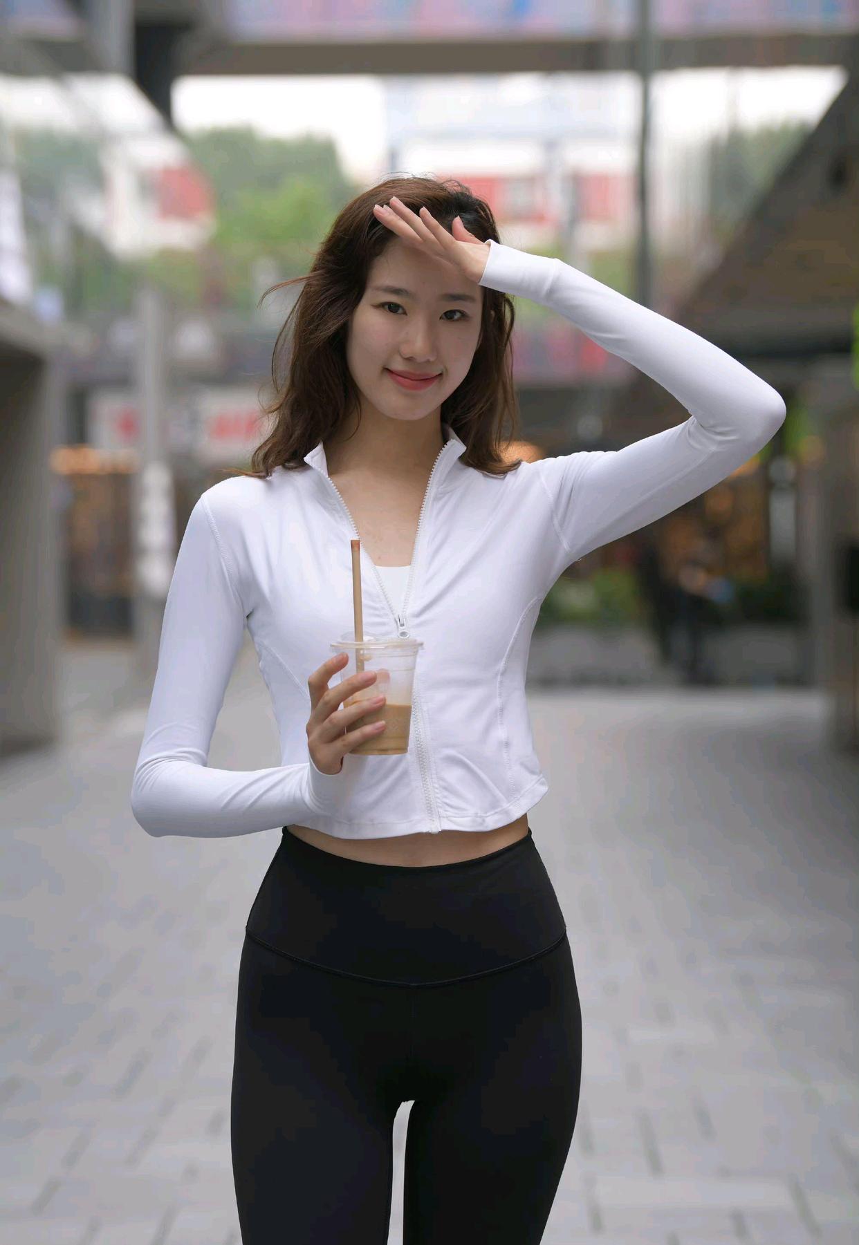 图片[4]-像刘亦菲的黑色瑜伽裤女孩J2237 340P1V-14.8GB-唯美街拍
