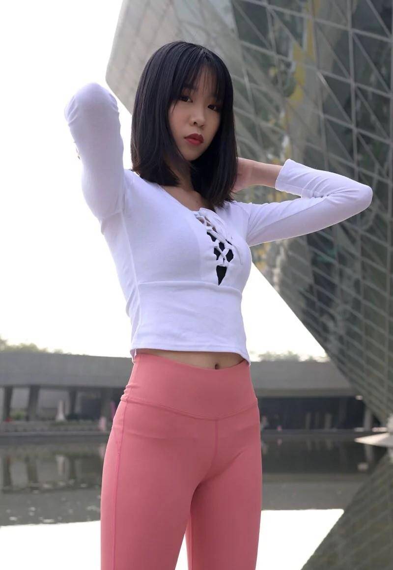 图片[1]-粉色瑜伽裤年轻女孩 J1311 417P17V-14.9GB-唯美街拍