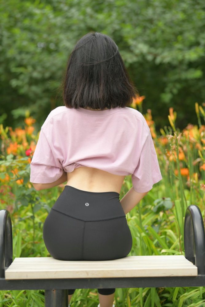 图片[2]-穿瑜伽裤打篮球的大三女孩J2198 463P1V-18.6GB-唯美街拍