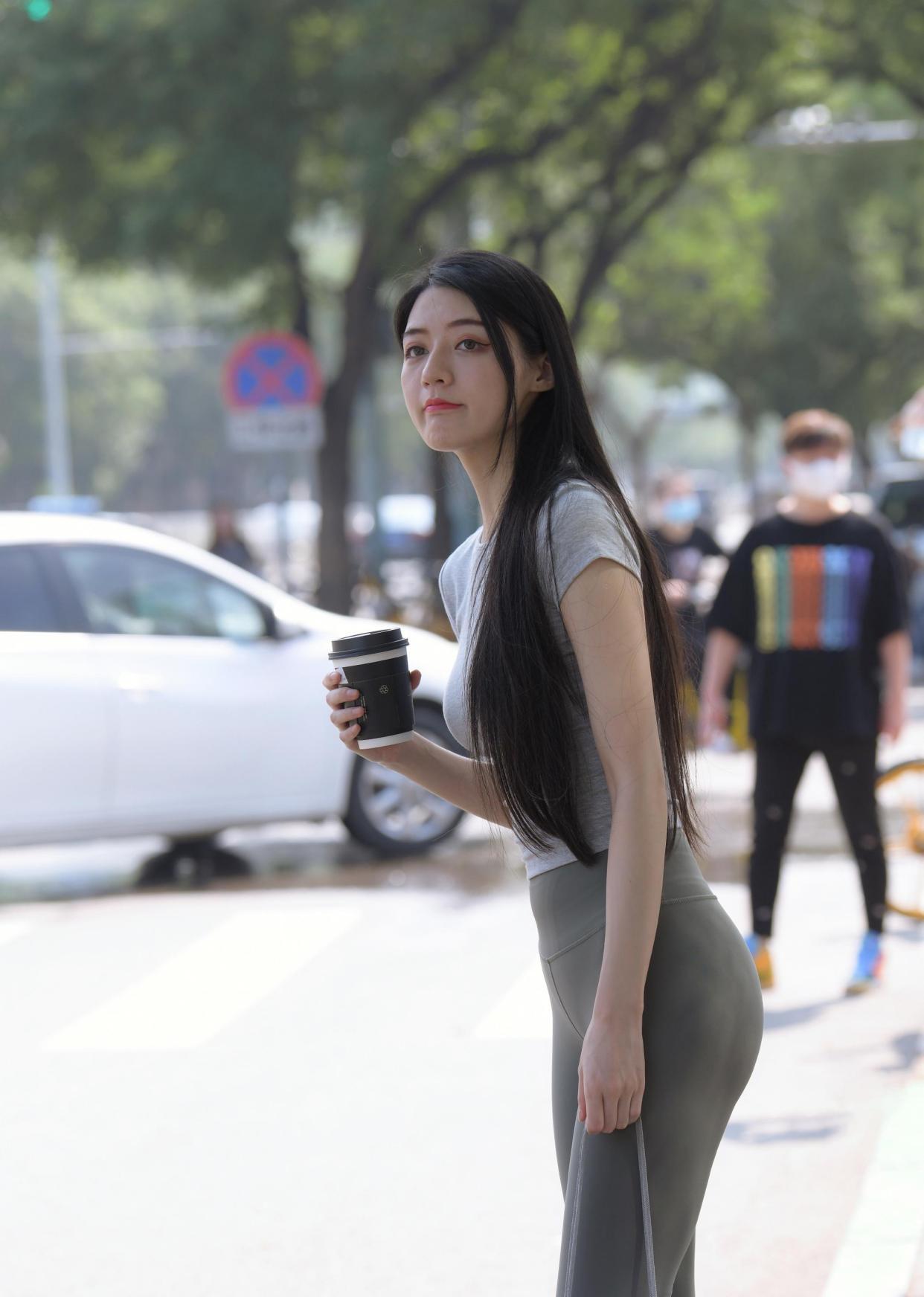 图片[3]-在外面逛街的瑜伽裤女孩J2240 449P1V-16.7GB-唯美街拍