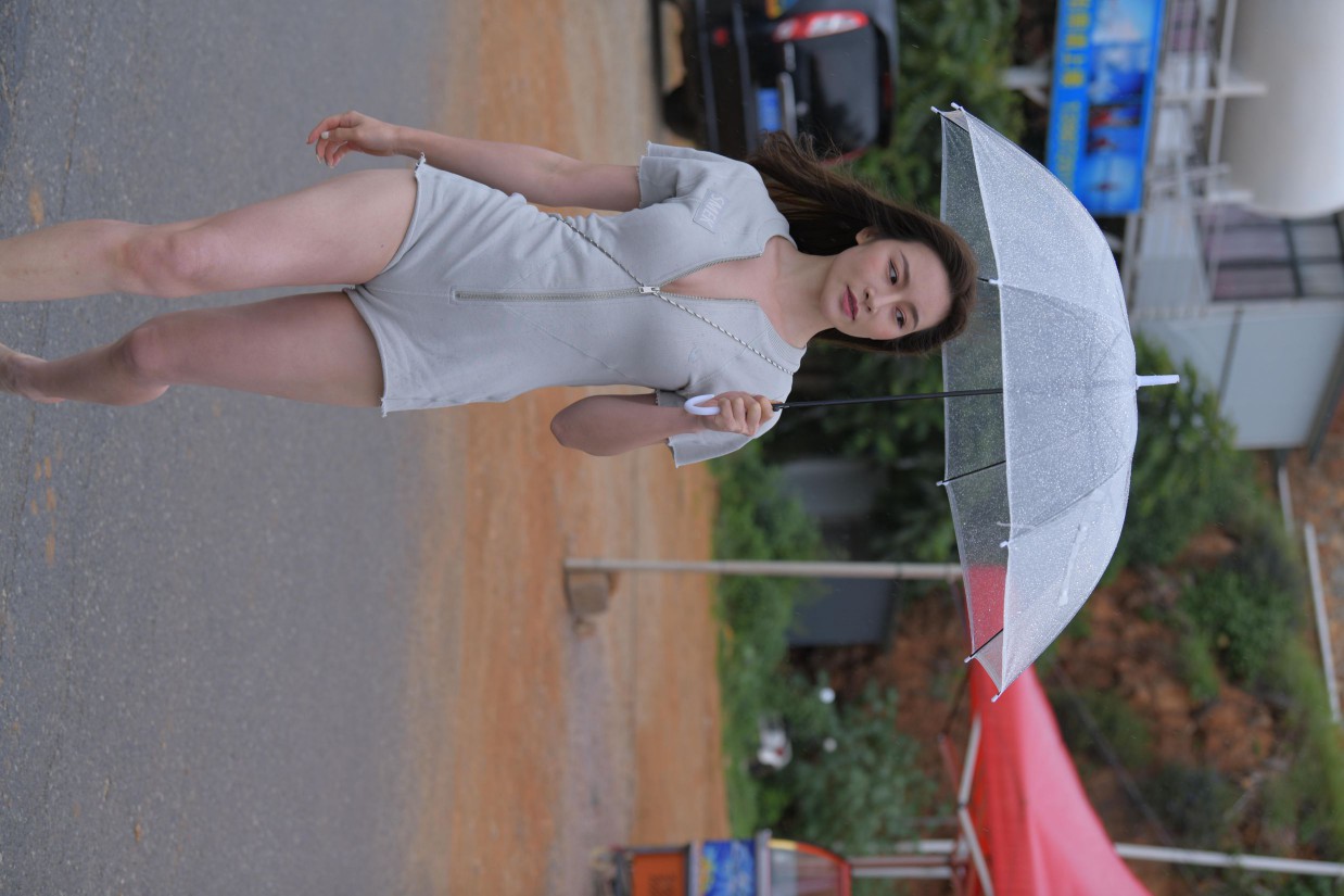 图片[5]-阴雨天在海边骑车的长发女人【156P】00044-唯美街拍