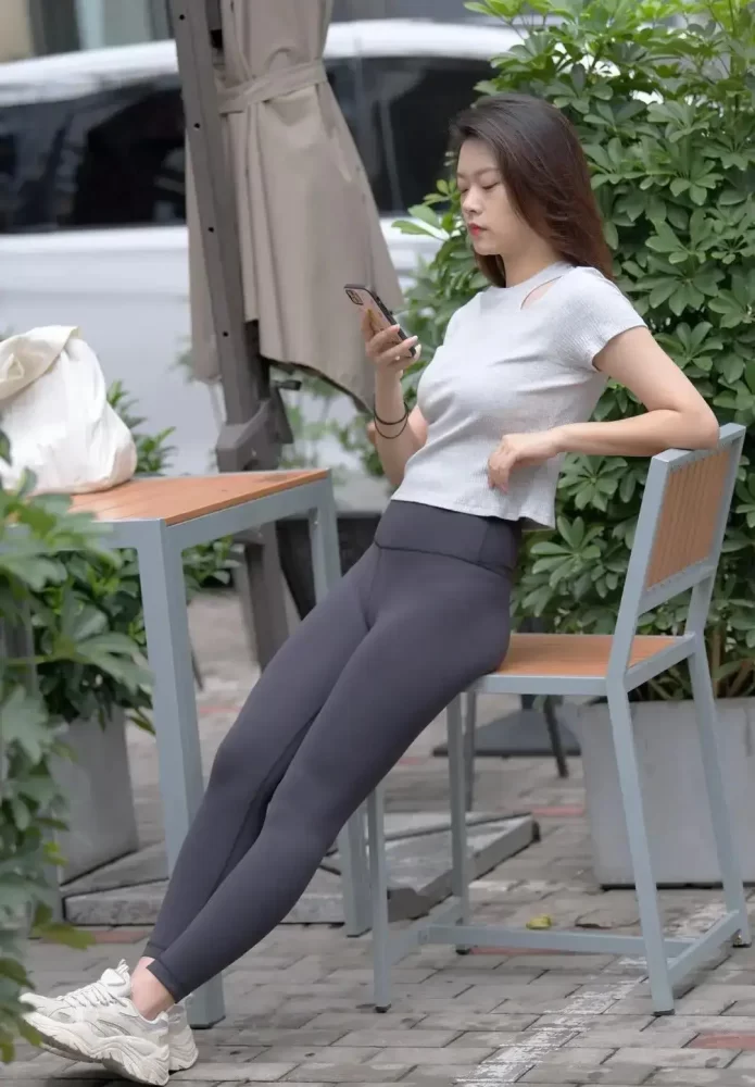 图片[4]-黑色瑜伽裤靓丽女孩J2200 905P1V-30.5GB-唯美街拍