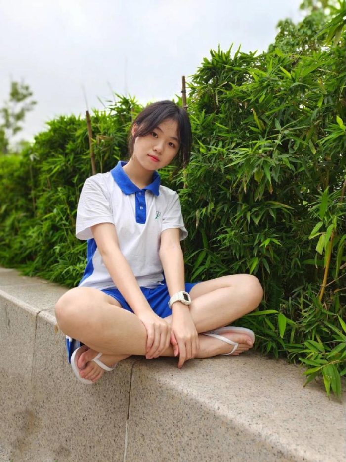 穿校服非常清纯的小姑娘【49P】20003-唯美街拍