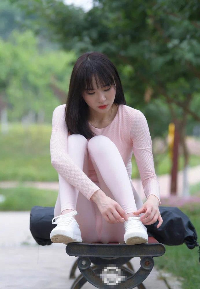 图片[4]-粉粉的瑜伽裤女孩太可爱了 J2090 854P1V-30.4GB-唯美街拍