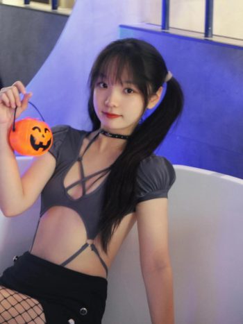 图片[5]-网格丝袜的清纯双马尾小姑娘-唯美街拍